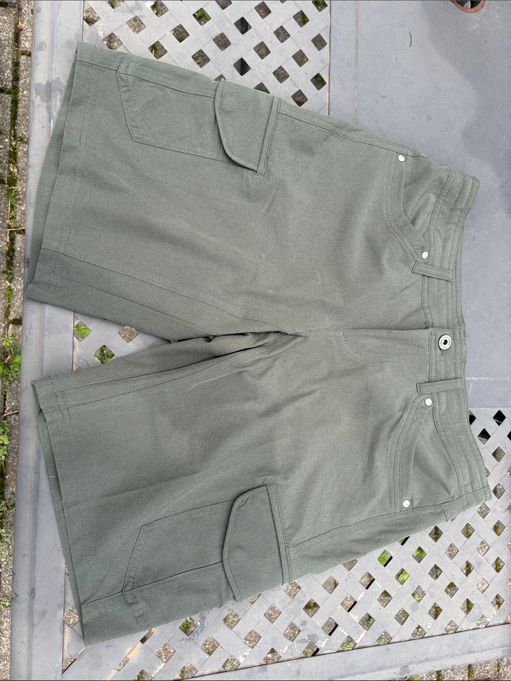 Kuhl Olive Green Utility Cargo Shorts